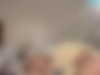 Live cam show with Crumslut - Blonde Hair on Camming Site