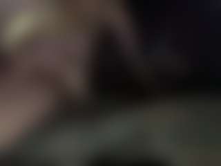 Live cam show with Crumslut - Squirt on CamClone