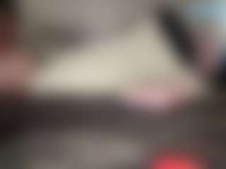 Live cam show with Crumslut - Normal on Camsoda