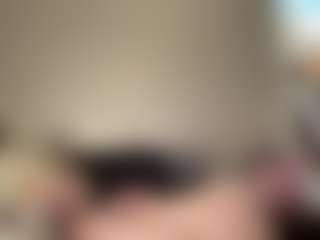 Live cam show with Crumslut - Cute on Camsoda