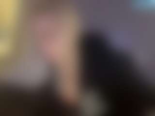 Live cam show with Crumslut - Fetish on live.xheat.ai