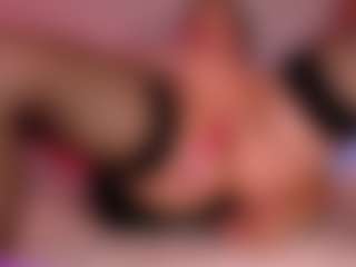 Live cam show with Lucia MILF - Geek on Milfs Live
