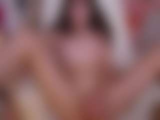 Live cam show with CissyGlitter - Red Hair MILF on Uber Horny