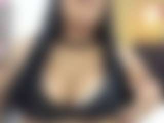 Live cam show with LaylaBBW - Drinking on live.xbliss.ai