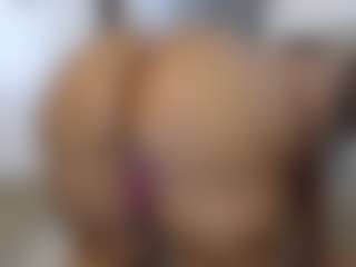 Elegance's Live Sex Cam Show