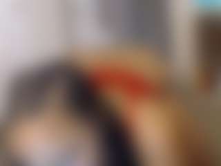 Live cam show with Elegance - Bedroom Curvy on Camsoda