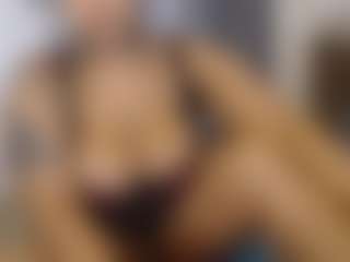 Elegance's Live Sex Cam Show