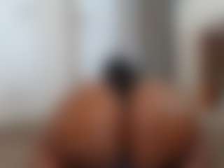 Elegance's Live Sex Cam Show