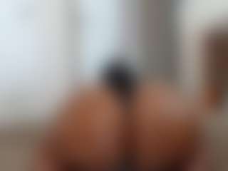 Elegance's Live Sex Cam Show