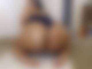 Elegance's Live Sex Cam Show