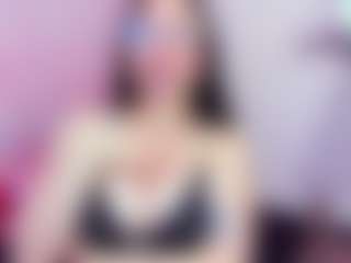 Live cam show with Lucy Joness - Teen (18+) on StripNow