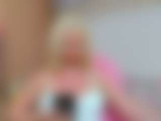 Live cam show with Anna - Facial on livesuperchat.net