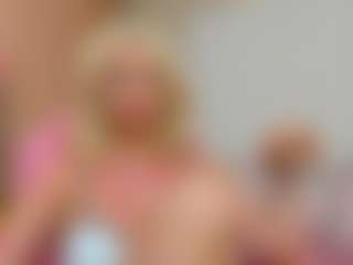 Live cam show with Anna - Flashing on Camsoda