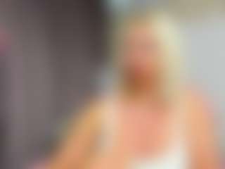 Live cam show with Anna - Lesbian on AdultVida.com