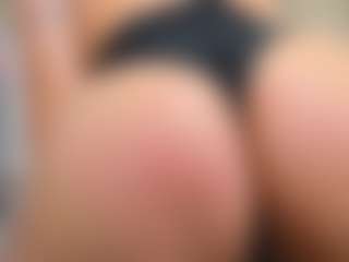 Live cam show with Anna - Facial on Gym Cam Girls