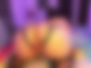 Moon's Live Sex Cam Show