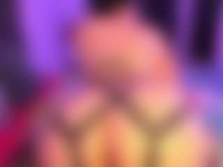Live cam show with Moon - Curvy on googirlz