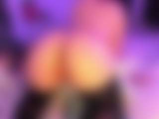 Moon's Live Sex Cam Show