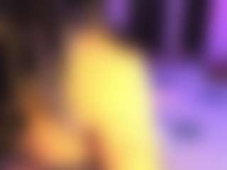 Live cam show with Moon - Butt Plug on livesuperchat.net