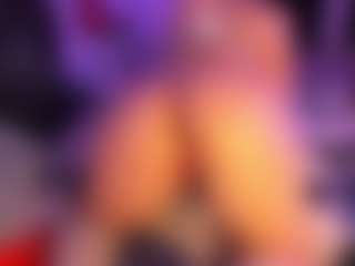 Live cam show with Moon - Shaved Pussy on Hubzter Live