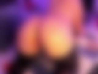 Live cam show with Moon - Butt Plug on LiveSexCams6