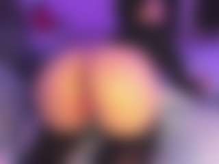 Moon's Live Sex Cam Show
