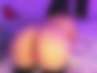 Moon's Live Sex Cam Show