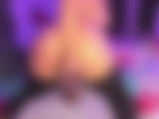 Moon's Live Sex Cam Show