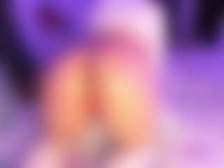 Moon's Live Sex Cam Show