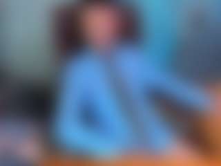Live cam show with SteveTiger - Living Room on CamSextacy