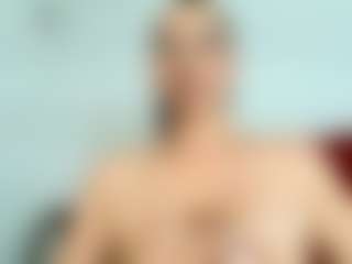Live cam show with miss-leyla - Middle Aged on SxyPornLive