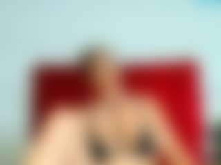Live cam show with miss-leyla - Curvy MILF on Dare Cams