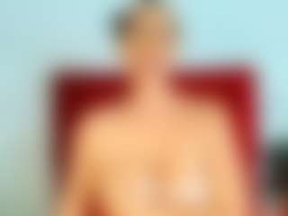 Live cam show with miss-leyla - Shaved Pussy on Camsoda