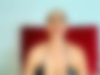 Live cam show with miss-leyla - Curvy MILF on Ass Tok