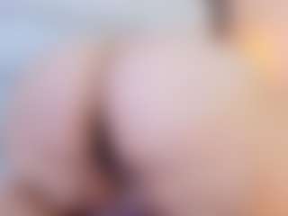 Eymi's Live Sex Cam Show