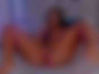 LoandraWet's Live Sex Cam Show