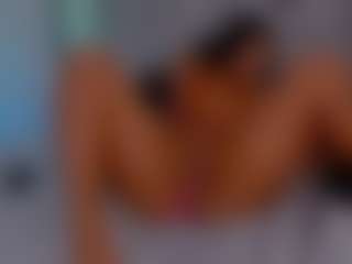 LoandraWet's Live Sex Cam Show