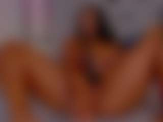 LoandraWet's Live Sex Cam Show
