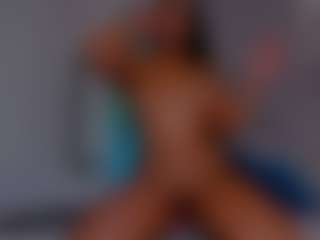 LoandraWet's Live Sex Cam Show