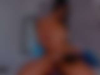 LoandraWet's Live Sex Cam Show