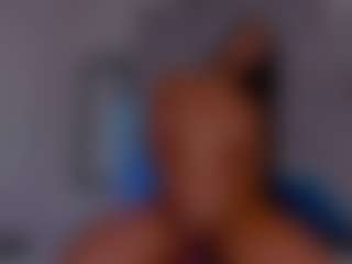 LoandraWet's Live Sex Cam Show