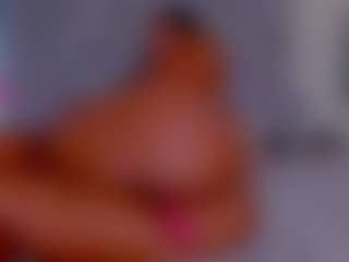 LoandraWet's Live Sex Cam Show