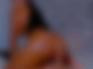 LoandraWet's Live Sex Cam Show
