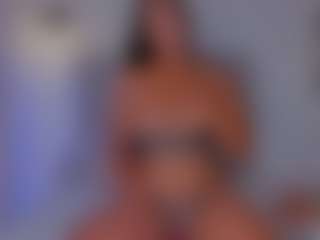 Live cam show with LoandraWet - Brown Eyes Ebony on xheatlive.com