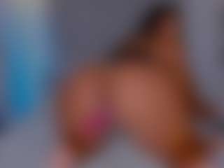 LoandraWet's Live Sex Cam Show