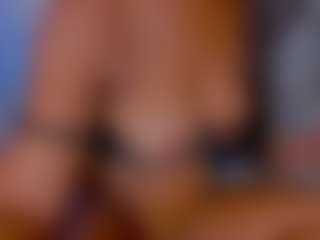 LoandraWet's Live Sex Cam Show