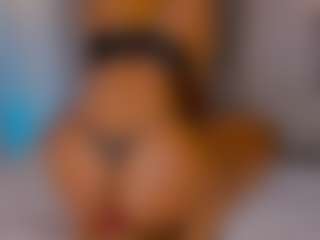 Live cam show with LoandraWet - Fingers on Camsoda