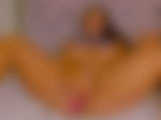 LoandraWet's Live Sex Cam Show