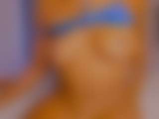LoandraWet's Live Sex Cam Show