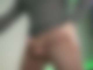 Live cam show with alexandrblat - Blowjob on Soda Cam